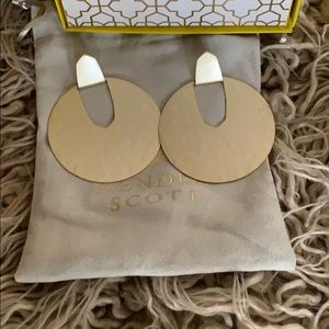 ‼️sold‼️Kendra Scott Diane Statement Earrings